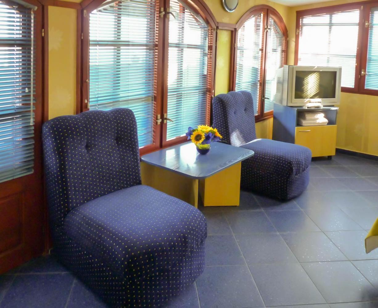 Darling Hotel Sofia Room photo